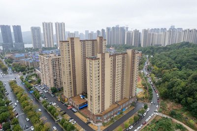 助力房地產(chǎn)行業(yè)高質(zhì)量發(fā)展|長(zhǎng)房集團(tuán)胡磊:深化布局"1+n"體系,長(zhǎng)房集團(tuán)以品質(zhì)書(shū)寫(xiě)責(zé)任與擔(dān)當(dāng)